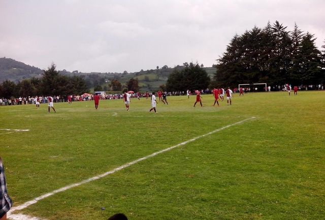 -Faltaaaa- (18agosto2013) Liga Regional Xochiaca 2013. Condesa de Xochiaca Vs Bayer Munich de Tecomatlán. Descripción: Un partido casi limpio con mínimas faltas, sin piques ni enemistades.