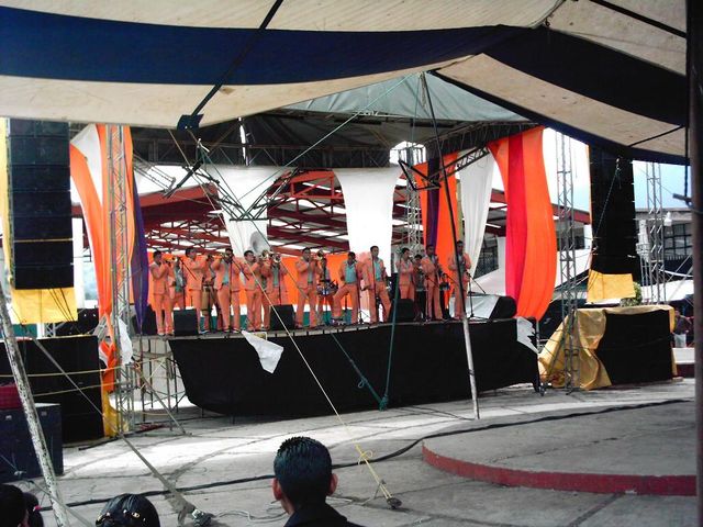 Muéveme el pollo...(25-junio-2011)