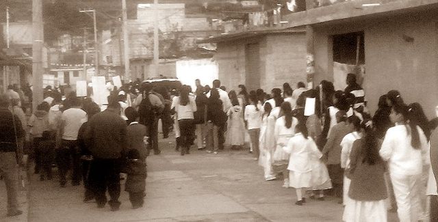 -Procesión de los niños vestidos de Santos- (01-nov-2013)
